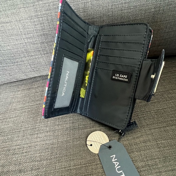 NWT NAUTICA RFID WALLET CARDHOLDER ORGANIZER CASE - Picture 13 of 14